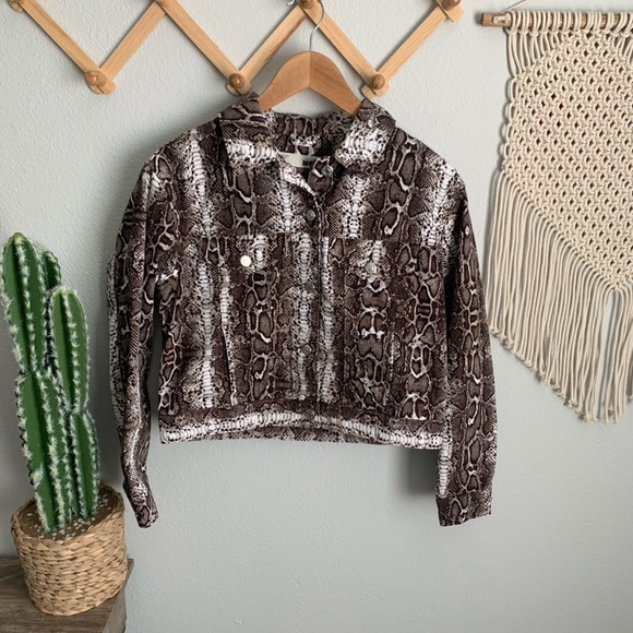 TOPSHOP Snakeskin Print Denim Jacket - Picture 2 of 6